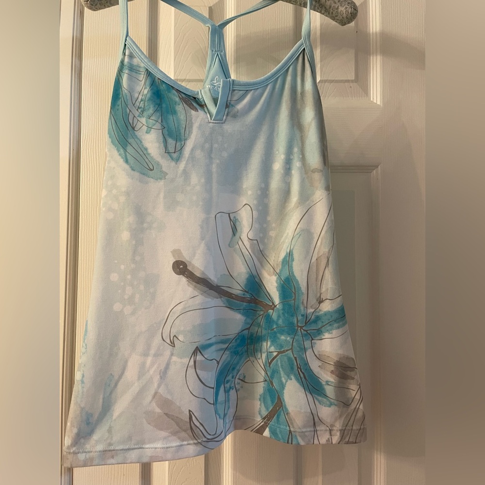 For the stylish yogi!Prana racerback yoga top very good condition
#prana #yoga